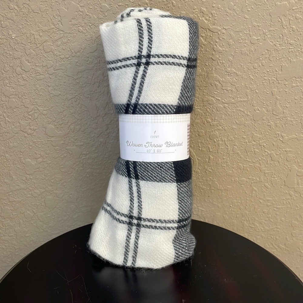 Target BP Black and White Plaid Woven Throw Blanket 40”x60”